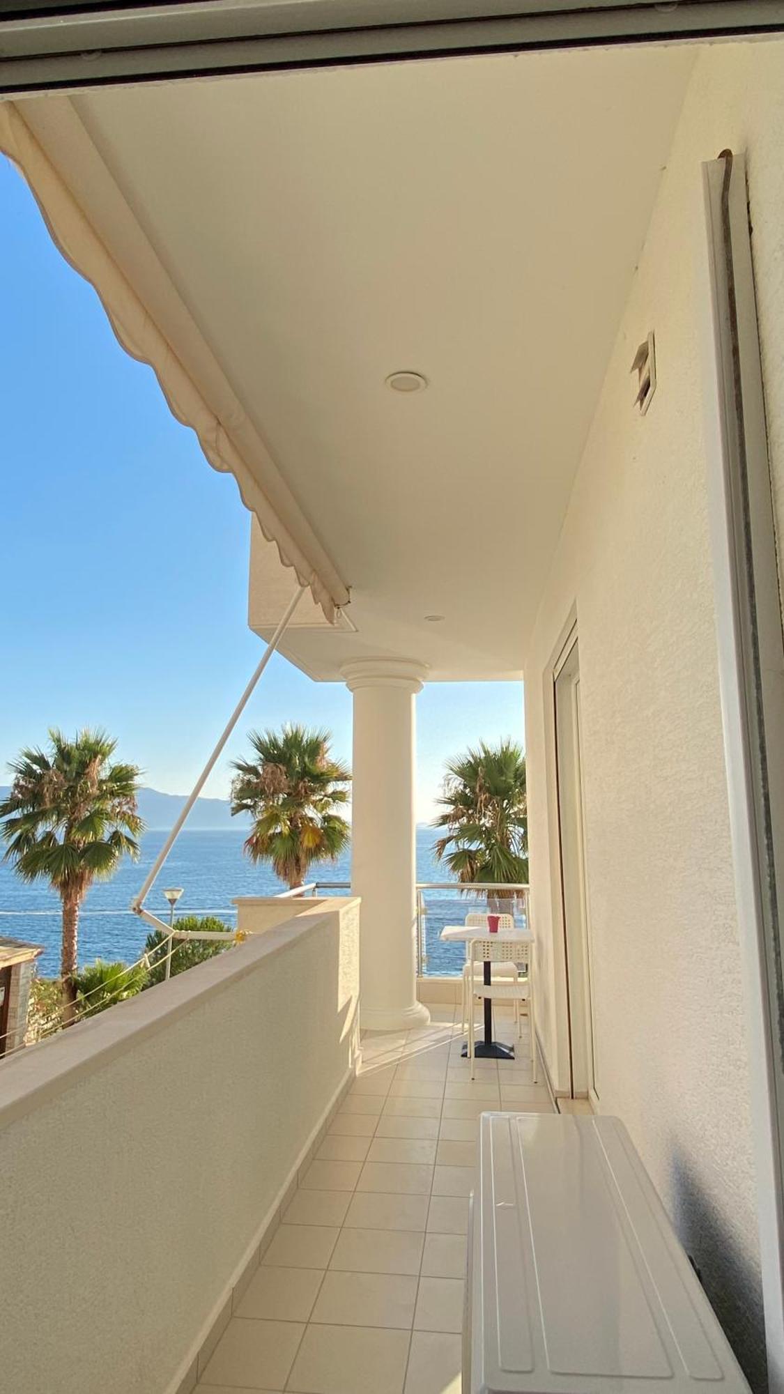 Loli Apartment Luxury White Residence Sarandë Exterior foto